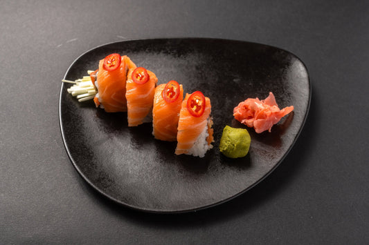 SALMON DRAGON ROLL